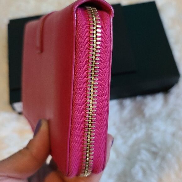 💯 Authentic YSL Wallet 🍀 - Picture 6 of 14